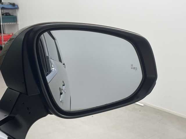 トヨタ アルファードハイブリット エグゼクティブ ラウンジ 埼玉県 2023(令5)年 4.4万km ゴールド ユニバーサルステップ/ＪＢＬサウンド　/左右独立ムーンルーフ　/フリップダウンモニター　/純正ナビ機能付きディスプレイオーディオ/全方位カメラ/前後ドライブレコーダー/ビルトインETC2.0/ブラインドスポットモニター　/ワイヤレス充電器　/ヘッドアップディスプレイ　/レーダークルーズコントロール　/レーンキープアシスト/衝突軽減ブレーキ/ハンドルヒーター/全席エアシート/全席シートヒータ/オットマン/木目調パネル/純正フロアマット/ドアバイザー