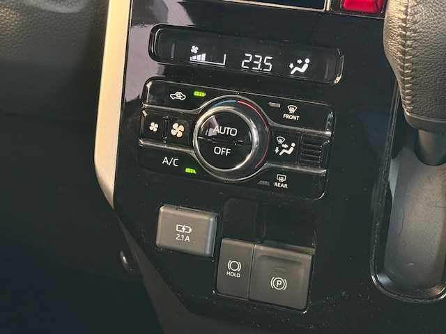 ダイハツ トール カスタムG ターボ 大阪府 2023(令5)年 2.2万km ブラックマイカメタリック/パールホワイトⅢ 2トーン /禁煙車//社外SDナビ/CN-F109GD//Bluetooth/CD/DVD/USB/iPod//フルセグテレビ//全方位カメラ・バックカメラ//アダクティブクルーズコントロール//両側パワースライドドア//純正フロアマット//社外15インチアルミホイール//ETC//前後コーナーセンサー//サンシェード//ドアバイザー//LEDヘッドライト//スペアキー×1