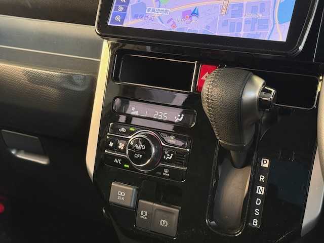 ダイハツ トール カスタムG ターボ 大阪府 2023(令5)年 2.2万km ブラックマイカメタリック/パールホワイトⅢ 2トーン /禁煙車//社外SDナビ/CN-F109GD//Bluetooth/CD/DVD/USB/iPod//フルセグテレビ//全方位カメラ・バックカメラ//アダクティブクルーズコントロール//両側パワースライドドア//純正フロアマット//社外15インチアルミホイール//ETC//前後コーナーセンサー//サンシェード//ドアバイザー//LEDヘッドライト//スペアキー×1