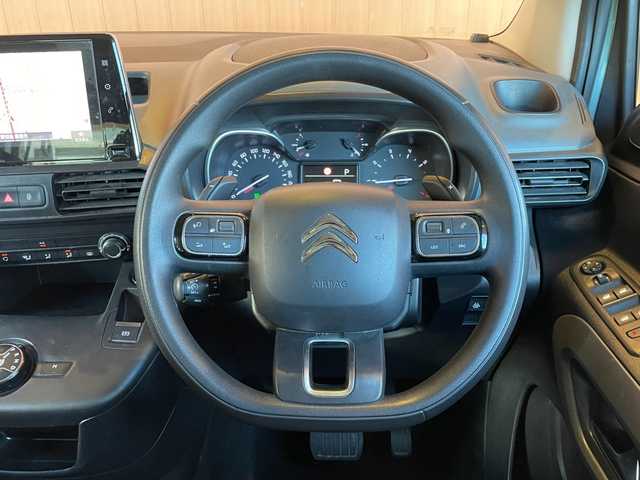 シトロエン ベルランゴ フィール 愛知県 2021(令3)年 5.3万km 緑 ナビ/フルセグTV/純正ディスプレイオーディオ/サイドカメラ/バックカメラ/AppleCarPlay/Bluetooth/アクティブクルーズコントロール/ブラインドスポットアシスト/レーンキープアシスト/スマートキー/Fフォグ/ETC