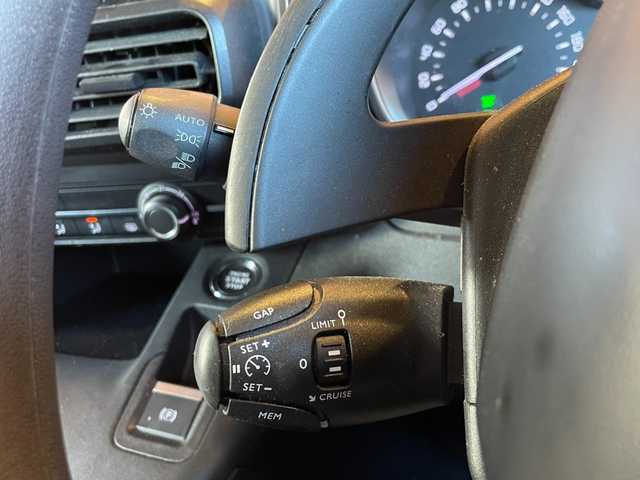 シトロエン ベルランゴ フィール 愛知県 2021(令3)年 5.3万km 緑 ナビ/フルセグTV/純正ディスプレイオーディオ/サイドカメラ/バックカメラ/AppleCarPlay/Bluetooth/アクティブクルーズコントロール/ブラインドスポットアシスト/レーンキープアシスト/スマートキー/Fフォグ/ETC