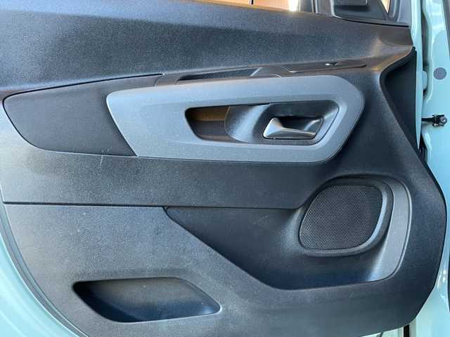 シトロエン ベルランゴ フィール 愛知県 2021(令3)年 5.3万km 緑 ナビ/フルセグTV/純正ディスプレイオーディオ/サイドカメラ/バックカメラ/AppleCarPlay/Bluetooth/アクティブクルーズコントロール/ブラインドスポットアシスト/レーンキープアシスト/スマートキー/Fフォグ/ETC