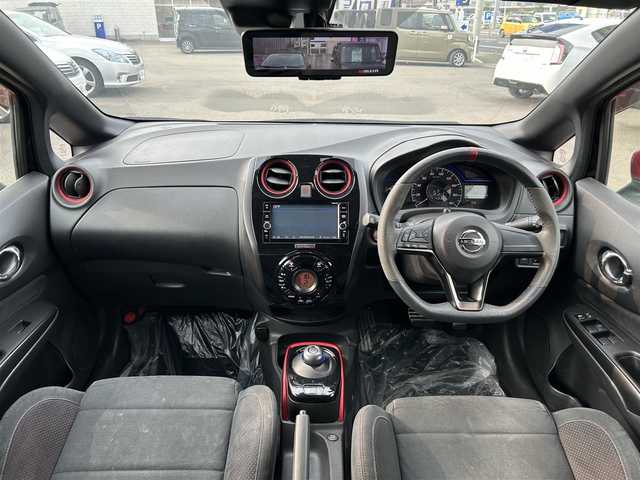日産 ノート e－パワー ニスモ 和歌山県 2018(平30)年 9.5万km スーパーブラック (株)IDOMが運営する【じしゃロン和歌山店】の自社ローン専用車両になります。こちらは現金またはオートローンご利用時の価格です。自社ローンご希望の方は別途その旨お申付け下さい/純正7インチナビ/フルセグTV/インテリジェントアラウンドビューモニター/バックカメラ/インテリジェントエマージェンシーブレーキ/レーンキープアシスト/踏み間違え防止アシスト/デジタルインナーミラー/純正フロアマット/前後コーナーセンサー/オートライト/ヘッドライトレベライザー/ハロゲンヘッドライト/フォグランプ/ヒーテッドドアミラー/純正16インチアルミホイール/純正前方ドライブレコーダー/社外ETC