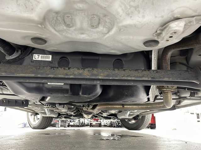 トヨタ ヴィッツ ジュエラ 福岡県 2011(平23)年 6.1万km ホワイトパールクリスタルシャイン モデリスタ１５インチアルミホイル　/社外７型ＳＤナビ　MDV-L505W　/フルセグＴＶ　/バックカメラ　/フロアマット　/リモコンキー　/ヘッドライト/電動格納ミラー