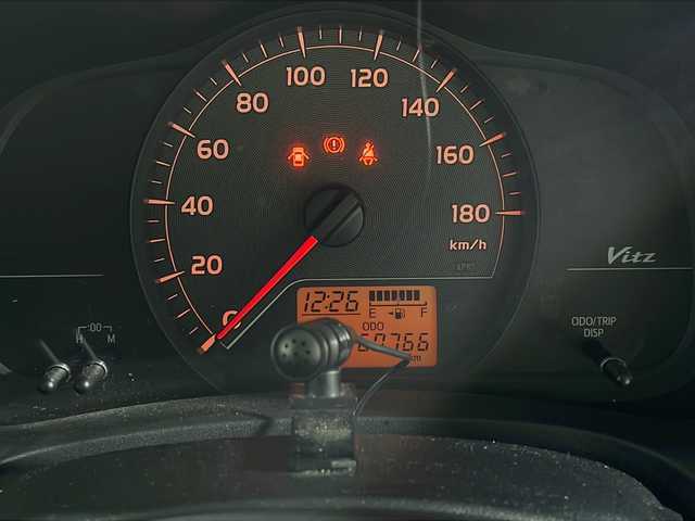 トヨタ ヴィッツ ジュエラ 福岡県 2011(平23)年 6.1万km ホワイトパールクリスタルシャイン モデリスタ１５インチアルミホイル　/社外７型ＳＤナビ　MDV-L505W　/フルセグＴＶ　/バックカメラ　/フロアマット　/リモコンキー　/ヘッドライト/電動格納ミラー