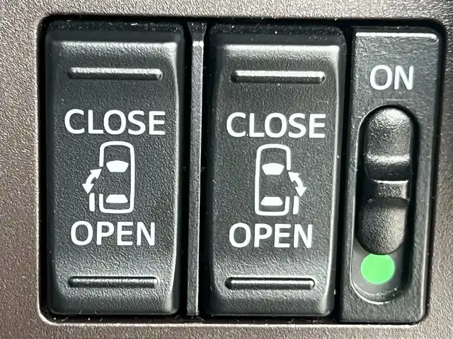 トヨタ タンク G S 大阪府 2018(平30)年 5.2万km レーザーブルークリスタルシャイン 社外メモリーナビ・フルセグTV・CD・/　　　DVD・Bluetooth・SD/両側パワースライドドア/スマートアシストII/スマートキー2個/バックカメラ/ステアリングスイッチ/アイドリングストップ/後席ロールバイザー/クルーズコントロール/純正サイドドアバイザー/電動格納ウインカーミラー/社外14インチアルミホイール