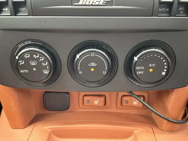 マツダ ロードスター RS 愛知県 2006(平18)年 10.2万km サンライトシルバーメタリック 純正オーディオ(FM/AM/CD/AUX)/レザーシート(茶色)/6MT/BOSSサウンド/コンバーチブルトップ/HIDヘッドライト/フォグランプ/革巻きステアリング/純正フロアマット/社外AW17インチ/ETC/リモコンキー/ステアリングリモコン/ABS/取扱説明書