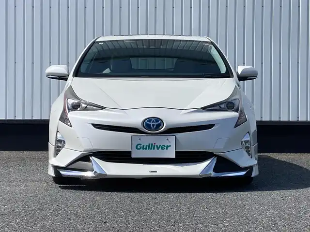 トヨタ プリウス Sセーフティプラス 千葉県 2016(平28)年 7.9万km ホワイトパールクリスタルシャイン 社外メモリナビ/(フルセグTV／BT／CD／DVD／FM／AM)/サンルーフ/バックカメラ/衝突被害軽減システム/車線逸脱警報/クルーズコントロール/レザーシート/横滑り防止装置/ETC/LEDヘッドライト/フォグランプ/オートライト/ウィンカーミラー/電動格納ミラー/シートリフター/プッシュスタート/スマートキー/フロアマット/ドアバイザー