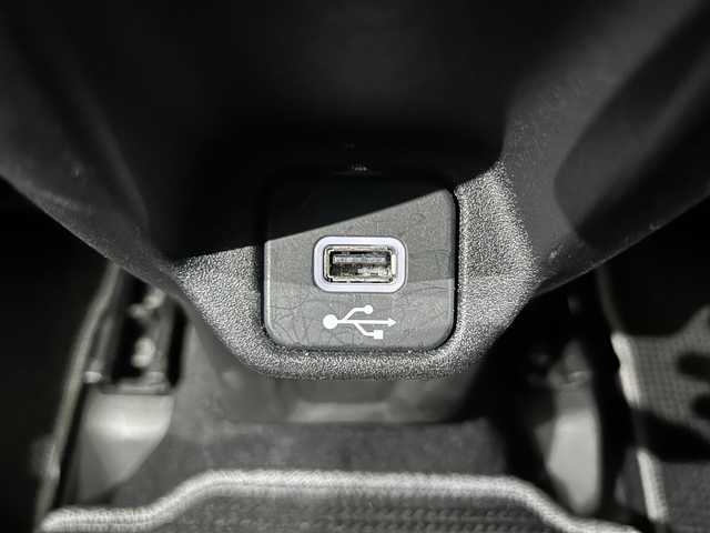 クライスラー・ジープ ジープ レネゲード リミテッド 鹿児島県 2022(令4)年 3.1万km 黒 純正メーカーオプションナビ　/フルセグＴＶ　/Ｂｌｕｅｔｏｏｔｈ　/バックカメラ　/電動パーキングブレーキ　/パワーシート　/オールオートウィンドウ　/フロントフォグライト　/純正ラゲッジラバーマット　/ＥＴＣ/禁煙車