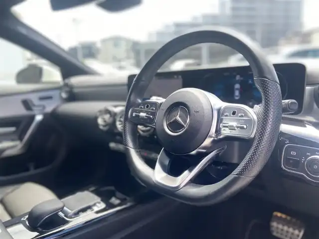 メルセデス・ベンツ ＣＬＡ２００ｄ AMGライン 栃木県 2019(令1)年 3.8万km ポーラホワイト スライディグルーフ/AMGレザーエクスクルーシブパッケージ/アドバンスドパッケージ/ナビゲーションパッケージ/レーダーセーフティパッケージ/HUD/全方位カメラ/アンビエントライト/純正ナビ/フルセグ /パワーシート/シートヒーター/黒革/ETC/LED/純正18インチAW/純正ドラレコ前後