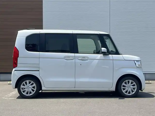 ホンダ Ｎ ＢＯＸ G L ターボ ホンダセンシング 秋田県 2020(令2)年 1.4万km プラチナホワイトパール 純正ナビ/ターボ/衝突軽減システム/LEDヘッドライト/フルセグ/バックカメラ/スマートキー/運転席シートヒーター/片側パワスラ/アイドリングストップ/コーナーセンサー/レーンキープアシスト/オートマチックハイビーム/プッシュスタート/クルーズコントロール/ステアリングスイッチ/ETC/純正フロアマット/オートライト/オートエアコン/パワーステアリング/パワーウィンドウ/横滑り防止/電動格納ウィンカーミラー/保証書/取扱説明書/記録簿