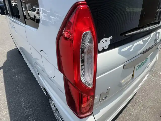ホンダ Ｎ ＢＯＸ G L ターボ ホンダセンシング 秋田県 2020(令2)年 1.4万km プラチナホワイトパール 純正ナビ/ターボ/衝突軽減システム/LEDヘッドライト/フルセグ/バックカメラ/スマートキー/運転席シートヒーター/片側パワスラ/アイドリングストップ/コーナーセンサー/レーンキープアシスト/オートマチックハイビーム/プッシュスタート/クルーズコントロール/ステアリングスイッチ/ETC/純正フロアマット/オートライト/オートエアコン/パワーステアリング/パワーウィンドウ/横滑り防止/電動格納ウィンカーミラー/保証書/取扱説明書/記録簿