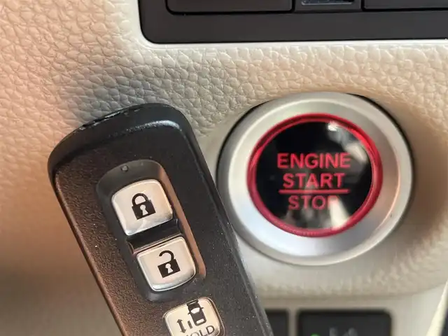 ホンダ Ｎ ＢＯＸ G L ターボ ホンダセンシング 秋田県 2020(令2)年 1.4万km プラチナホワイトパール 純正ナビ/ターボ/衝突軽減システム/LEDヘッドライト/フルセグ/バックカメラ/スマートキー/運転席シートヒーター/片側パワスラ/アイドリングストップ/コーナーセンサー/レーンキープアシスト/オートマチックハイビーム/プッシュスタート/クルーズコントロール/ステアリングスイッチ/ETC/純正フロアマット/オートライト/オートエアコン/パワーステアリング/パワーウィンドウ/横滑り防止/電動格納ウィンカーミラー/保証書/取扱説明書/記録簿