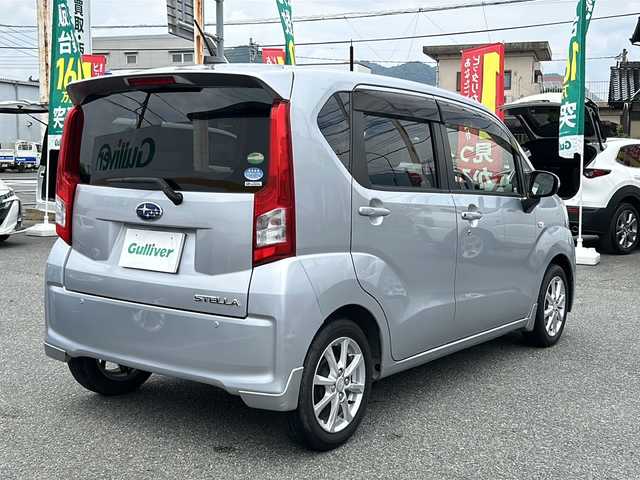スバル ステラ G スマートアシスト 山口県 2017(平29)年 2.6万km ブライトシルバーメタリック 社外CD/USB/AUX/純正１４インチアルミホイール/オートライト/オートハイビーム/ヘッドライトレベライザー/右前席シートヒーター/衝突被害軽減ブレーキ/横滑り防止/アイドリングストップ/スマートキー×２/純正フロアマット/純正ドアバイザー/電動格納ドアミラー(オート機能付き)
