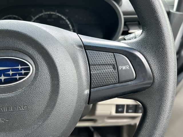 スバル ステラ G スマートアシスト 山口県 2017(平29)年 2.6万km ブライトシルバーメタリック 社外CD/USB/AUX/純正１４インチアルミホイール/オートライト/オートハイビーム/ヘッドライトレベライザー/右前席シートヒーター/衝突被害軽減ブレーキ/横滑り防止/アイドリングストップ/スマートキー×２/純正フロアマット/純正ドアバイザー/電動格納ドアミラー(オート機能付き)