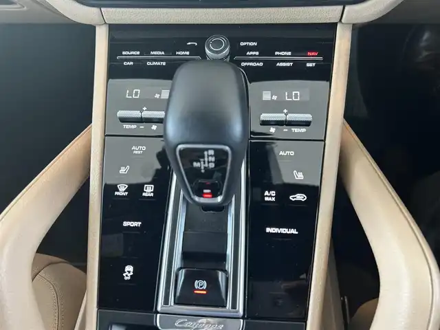 ポルシェ カイエン 茨城県 2019(令1)年 5.5万km 紺 純正ナビ/（AM.FM.BT.USB）/全周囲カメラ/ETC2.0/ドラレコ/ベージュ革シート/ACC/BSM/D/N席パワーシート/D/N席シートヒーター/パワーバックドア/コーナーセンサー/純正21インチAW/パドルシフト