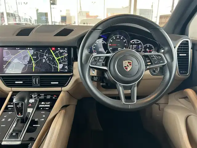 ポルシェ カイエン 茨城県 2019(令1)年 5.5万km 紺 純正ナビ/（AM.FM.BT.USB）/全周囲カメラ/ETC2.0/ドラレコ/ベージュ革シート/ACC/BSM/D/N席パワーシート/D/N席シートヒーター/パワーバックドア/コーナーセンサー/純正21インチAW/パドルシフト