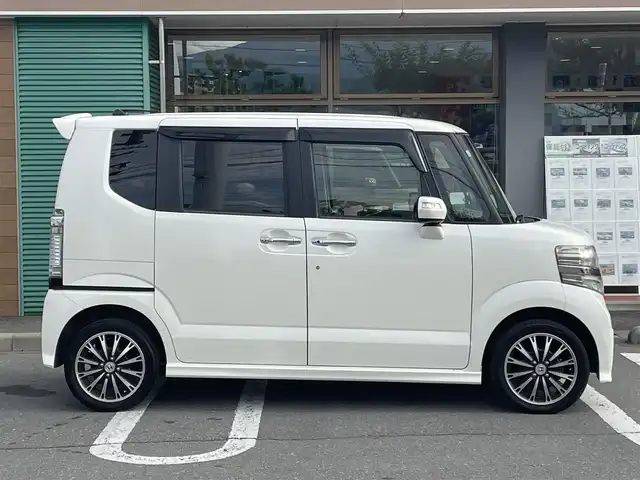 ホンダ Ｎ ＢＯＸ カスタム G ターボパッケージ 道東・釧路十勝 2013(平25)年 9.2万km プレミアムホワイトパール ワンオーナー/4WD/純正ナビ/・Bluetooth/TV/CD/DVD/バックカメラ/社外ETC/純正フロアマット/クルーズコントロール追走無し/両側パワースライド/純正15インチAW/オートライト/パドルシフト/エンジンスターター/スペアキー/スマートキー/取り扱い説明書/保証書