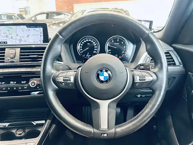 ＢＭＷ １１８ｄ Mスポーツ エディションシャドー 大阪府 2018(平30)年 4万km 白 インテリジェントセーフティ/黒革/パワーシート/Dシートメモリ/シートヒーター/純正ナビ/バックカメラ/ACC/純正18インチAW/LEDヘッドライト/クリアランスソナー/ETC/ドラレコ/レーダー探知機