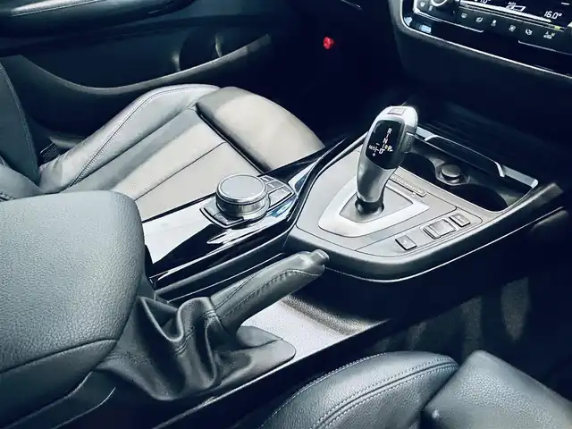 ＢＭＷ １１８ｄ Mスポーツ エディションシャドー 大阪府 2018(平30)年 4万km 白 インテリジェントセーフティ/黒革/パワーシート/Dシートメモリ/シートヒーター/純正ナビ/バックカメラ/ACC/純正18インチAW/LEDヘッドライト/クリアランスソナー/ETC/ドラレコ/レーダー探知機