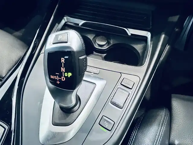 ＢＭＷ １１８ｄ Mスポーツ エディションシャドー 大阪府 2018(平30)年 4万km 白 インテリジェントセーフティ/黒革/パワーシート/Dシートメモリ/シートヒーター/純正ナビ/バックカメラ/ACC/純正18インチAW/LEDヘッドライト/クリアランスソナー/ETC/ドラレコ/レーダー探知機