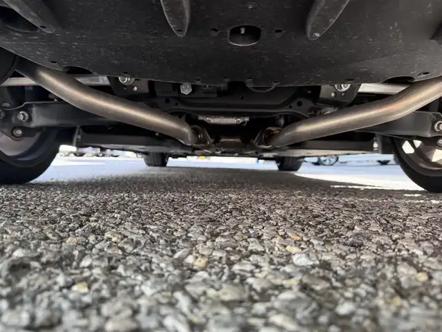 レクサス ＩＳ 300h Fスポーツ 千葉県 2021(令3)年 2.4万km シルバー ワンオーナー/TRDエアロ/純正10.3インチナビ/セーフティシステムプラス/ブラインドスポットモニター/ステアリングヒーター/電子スロットルコントローラー　L.T.S III　TOMS　/ETC2.0/合皮シート/バックカメラ/前席シートヒーター/前席パワーシート/パドルシフト/スペアキー2個　/取扱説明書/保証書/色コード　１L2　　ソニックイリジウム