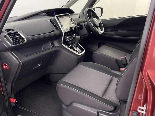 日産 セレナ ハイウェイスター Vセレクション 埼玉県 2017(平29)年 5.1万km マルーンレッド 純正ナビ　/全方位カメラ　/ドライブレコーダー　/両側パワースライドドア　/衝突軽減システム　/ＥＴＣ　/クルーズコントロール　/純正アルミホイール　/純正フロアマット/レーンキープアシスト/オートライト　/フロントフォグランプ　/前後コーナーセンサー/プッシュスタート/スマートキー/アイドリングストップ/ドアバイザー/ロールサンシェード