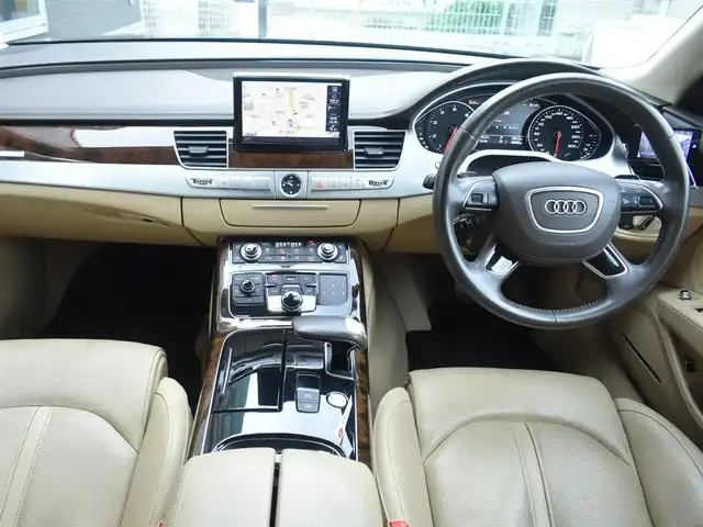 アウディ Ａ８ L 4．0 TFSI クワトロ 神奈川県 2014(平26)年 6.7万km 黒 純正ナビ/全方位カメラ/後席モニター/サンルーフ/レザーシート/パワーシート/エアーシート/シートヒーター/クルーズコントロール/社外２１インチAW/スマートキー/プッシュスタート