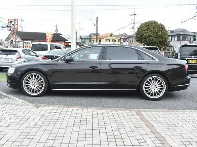 アウディ Ａ８ L 4．0 TFSI クワトロ 神奈川県 2014(平26)年 6.7万km 黒 純正ナビ/全方位カメラ/後席モニター/サンルーフ/レザーシート/パワーシート/エアーシート/シートヒーター/クルーズコントロール/社外２１インチAW/スマートキー/プッシュスタート