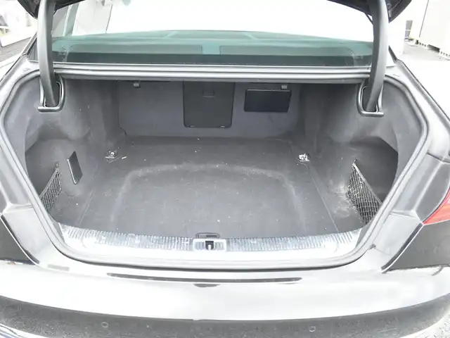 アウディ Ａ８ L 4．0 TFSI クワトロ 神奈川県 2014(平26)年 6.7万km 黒 純正ナビ/全方位カメラ/後席モニター/サンルーフ/レザーシート/パワーシート/エアーシート/シートヒーター/クルーズコントロール/社外２１インチAW/スマートキー/プッシュスタート
