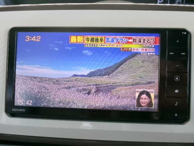 ダイハツ ムーヴ キャンバス X メイクアップ リミテッド SAⅢ 宮崎県 2018(平30)年 6.1万km パールホワイトⅢ/ナチュラルベージュマイカメタリック 2トーン 【 Smart Assist III 】/・衝突回避支援ブレーキ機能/・衝突警報機能（対車両・対歩行者）/・車線逸脱警報機能/・誤発進抑制制御機能/・先行車発進お知らせ機能/・コーナーセンサー（前方・後方）/・オートハイビーム/純正SDナビ/フルセグテレビ/パノラマモニター/フロント・サイド・バックカメラ/Bluetooth/USB/HDMI/DVD再生可能/両側パワースライドドア/ドライブレコーダー/オートライト/ETC/ドライブレコーダー/オートライト/スマートキー2個/純正フロアマット