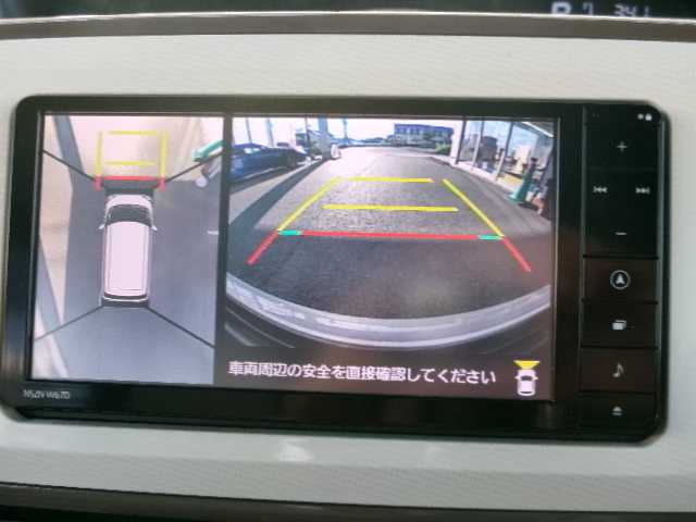 ダイハツ ムーヴ キャンバス X メイクアップ リミテッド SAⅢ 宮崎県 2018(平30)年 6.1万km パールホワイトⅢ/ナチュラルベージュマイカメタリック 2トーン 【 Smart Assist III 】/・衝突回避支援ブレーキ機能/・衝突警報機能（対車両・対歩行者）/・車線逸脱警報機能/・誤発進抑制制御機能/・先行車発進お知らせ機能/・コーナーセンサー（前方・後方）/・オートハイビーム/純正SDナビ/フルセグテレビ/パノラマモニター/フロント・サイド・バックカメラ/Bluetooth/USB/HDMI/DVD再生可能/両側パワースライドドア/ドライブレコーダー/オートライト/ETC/ドライブレコーダー/オートライト/スマートキー2個/純正フロアマット