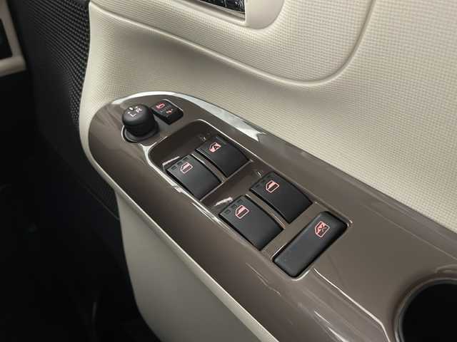 ダイハツ ムーヴ キャンバス X メイクアップ リミテッド SAⅢ 宮崎県 2018(平30)年 6.1万km パールホワイトⅢ/ナチュラルベージュマイカメタリック 2トーン 禁煙車/衝突被害軽減ブレーキ/純正ナビTV/（NSZN-W67D/CD/Bluetooth/フルセグTV)/純正セキュリティアラーム/純正LEDフォグ/純正フロアマット/社外ドライブレコーダー/社外ETC/両側電動スライドドア/オートマチックハイビーム/パノラミックビューモニター/オート電動格納ミラー/オートエアコン/リアプライバシーガラス/スマート/プッシュエンジンスタート/新車時保証書/取扱い説明書