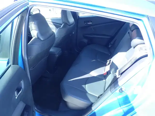 トヨタ プリウス S ツーリングセレクション 千葉県 2021(令3)年 5.6万km ブルーM Toyota Safety Sense/・プリクラッシュセーフティ/・レーンディパーチャーアラート/・オートハイビーム/・レーダークルーズコントロール/純正SDナビ/地デジTV/【DVD/CD再生機能　Bluetooth接続】/パノラミックビューモニター/ドライブレコーダー/前席シートヒーター/革巻きステアリング/ステアリングスイッチ/ETC/LEDヘッドライト/フォグライト/ウインカーミラー/クリアランスソナー/純正17インチアルミホイル/サイド/カーテンエアバッグ/スマートキー
