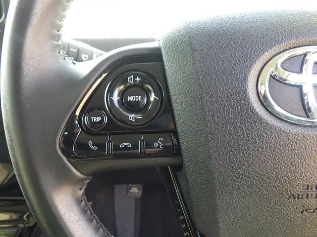 トヨタ プリウス S ツーリングセレクション 千葉県 2021(令3)年 5.6万km ブルーM Toyota Safety Sense/・プリクラッシュセーフティ/・レーンディパーチャーアラート/・オートハイビーム/・レーダークルーズコントロール/純正SDナビ/地デジTV/【DVD/CD再生機能　Bluetooth接続】/パノラミックビューモニター/ドライブレコーダー/前席シートヒーター/革巻きステアリング/ステアリングスイッチ/ETC/LEDヘッドライト/フォグライト/ウインカーミラー/クリアランスソナー/純正17インチアルミホイル/サイド/カーテンエアバッグ/スマートキー