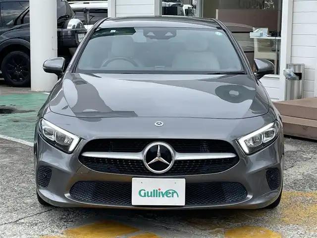 メルセデス・ベンツ Ａ２５０ 4MATIC 神奈川県 2019(令1)年 0.9万km マウンテングレー ワンオーナー/ナビゲーションパッケージ/レーダーセーフティパッケージ/レザーエクスクルーシブパッケージ/パノラミックスライディングルーフ/LEDヘッドライト/前席シートヒーター/パワーシート/アンビエントライト/フルセグTV/バックカメラ/ETC2.0/スマートキー×2/保証書/取扱説明書