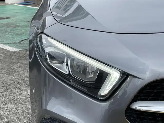 メルセデス・ベンツ Ａ２５０ 4MATIC 神奈川県 2019(令1)年 0.9万km マウンテングレー ワンオーナー/ナビゲーションパッケージ/レーダーセーフティパッケージ/レザーエクスクルーシブパッケージ/パノラミックスライディングルーフ/LEDヘッドライト/前席シートヒーター/パワーシート/アンビエントライト/フルセグTV/バックカメラ/ETC2.0/スマートキー×2/保証書/取扱説明書