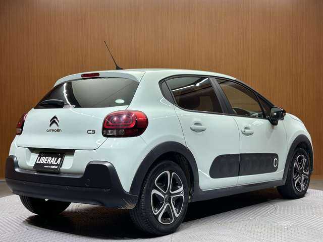 シトロエン Ｃ３ フィール 千葉県 2017(平29)年 2.1万km アーモンドグリーン クルーズコントロール　/ディスプレイオーディオ　/Ｂｌｕｅｔｏｏｔｈ接続　/ブラックドアミラー　/アクティブセーフティブレーキ　/ドライバーアテンションアラート　/ディスタンスアラート　/ＥＴＣ