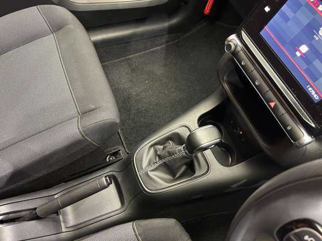 シトロエン Ｃ３ フィール 千葉県 2017(平29)年 2.1万km アーモンドグリーン クルーズコントロール　/ディスプレイオーディオ　/Ｂｌｕｅｔｏｏｔｈ接続　/ブラックドアミラー　/アクティブセーフティブレーキ　/ドライバーアテンションアラート　/ディスタンスアラート　/ＥＴＣ