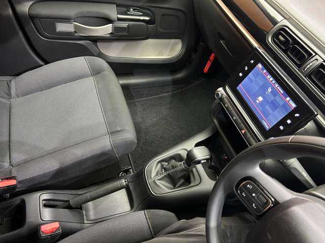 シトロエン Ｃ３ フィール 千葉県 2017(平29)年 2.1万km アーモンドグリーン クルーズコントロール　/ディスプレイオーディオ　/Ｂｌｕｅｔｏｏｔｈ接続　/ブラックドアミラー　/アクティブセーフティブレーキ　/ドライバーアテンションアラート　/ディスタンスアラート　/ＥＴＣ