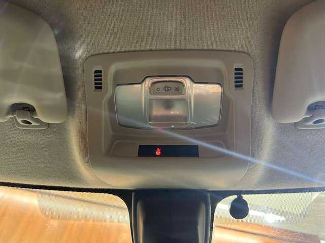 シトロエン Ｃ３ フィール 千葉県 2017(平29)年 2.1万km アーモンドグリーン クルーズコントロール　/ディスプレイオーディオ　/Ｂｌｕｅｔｏｏｔｈ接続　/ブラックドアミラー　/アクティブセーフティブレーキ　/ドライバーアテンションアラート　/ディスタンスアラート　/ＥＴＣ