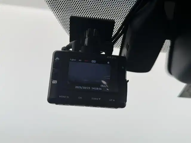トヨタ アルファード S Cパッケージ 愛知県 2021(令3)年 3.3万km ホワイトパールクリスタルシャイン ワンオーナー/パノラマルーフ/純正ナビ/フリップダウンモニター/バックカメラ/Bluetooth/フルセグTV/トヨタセーフティセンス/衝突被害軽減システム/クルーズコントロール/横滑り防止装置/コーナーセンサー/レーンキープアシスト/オートライト/オートマチックハイビーム/LEDヘッドライト/LEDフォグランプ/両側パワースライドドア/電動リアゲート/ベンチレーション/ステアリングヒーター/シートヒーター/エアシート/パワーシート/キャプテンシート/ドライブレコーダー/ETC/純正AW/プッシュスタート/スマートキー