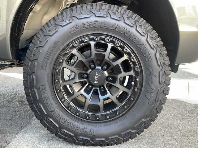 トヨタ ハイラックス Z 京都府 2022(令4)年 2.9万km オキサイドブロンズM ワンオーナー/社外11インチSDナビ/（フルセグTV・CD・DVD・BT）/バックカメラ/左サイドカメラ/レーダークルーズコントロール/衝突軽減システム/レーンキープアシスト/コーナーセンサー前後/社外17インチAW/LEDヘッドライト/ETC2.0/スペアキー有/保証書/取扱説明書