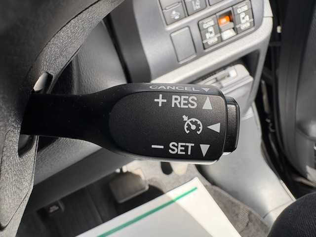 トヨタ ヴォクシー ハイブリッド ZS 煌Ⅲ 大阪府 2021(令3)年 4.4万km イナズマスパーキングブラックガラスフレーク 純正9インチナビ(BT/フルセグ/DVD)/バックカメラ/フリップダウンモニター/衝突被害軽減システム/クルーズコントロール/レーンキープアシスト/コーナーセンサー/両側パワースライドドア/ハーフレザーシート/シートヒーター/ETC/LEDヘッドライト/オートライト/オートマチックハイビーム/ドライブレコーダー/社外フロアマット/社外アルミホイール/スペアキー