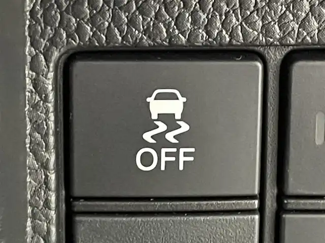 ホンダ Ｎ ＢＯＸ カスタム G L ホンダセンシング 道央・札幌 2019(平31)年 1.5万km クリスタルブラックパール ・ワンオーナー/・４WD/・純正メモリーナビゲーション（VXM-194VFi）/・片側パワースライドドア/・ホンダセンシング/・衝突軽減ブレーキ/・ロードサインアシスト/・先行車発進通知/・横滑り防止装置/・レーンキープアシスト/・レーダ－クルーズコントロール/・後方パーキングソナー/・ビルトインＥＴＣ/・バックカメラ/・社外前方録画ドライブレコーダー/・純正フロアマット/・前席シートヒーター/・LEDヘッドライト/・オートライト/・フロントフォグランプ/・スマートキー/・プッシュスタート/・スペアキー１本/・社外ＡＷ14インチ/・純正ＡＷ14インチ夏タイヤ積込/・保証書あり/・取説あり