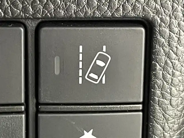 ホンダ Ｎ ＢＯＸ カスタム G L ホンダセンシング 道央・札幌 2019(平31)年 1.5万km クリスタルブラックパール ・ワンオーナー/・４WD/・純正メモリーナビゲーション（VXM-194VFi）/・片側パワースライドドア/・ホンダセンシング/・衝突軽減ブレーキ/・ロードサインアシスト/・先行車発進通知/・横滑り防止装置/・レーンキープアシスト/・レーダ－クルーズコントロール/・後方パーキングソナー/・ビルトインＥＴＣ/・バックカメラ/・社外前方録画ドライブレコーダー/・純正フロアマット/・前席シートヒーター/・LEDヘッドライト/・オートライト/・フロントフォグランプ/・スマートキー/・プッシュスタート/・スペアキー１本/・社外ＡＷ14インチ/・純正ＡＷ14インチ夏タイヤ積込/・保証書あり/・取説あり