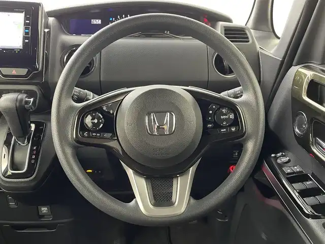 ホンダ Ｎ ＢＯＸ カスタム G L ホンダセンシング 道央・札幌 2019(平31)年 1.5万km クリスタルブラックパール ・ワンオーナー/・４WD/・純正メモリーナビゲーション（VXM-194VFi）/・片側パワースライドドア/・ホンダセンシング/・衝突軽減ブレーキ/・ロードサインアシスト/・先行車発進通知/・横滑り防止装置/・レーンキープアシスト/・レーダ－クルーズコントロール/・後方パーキングソナー/・ビルトインＥＴＣ/・バックカメラ/・社外前方録画ドライブレコーダー/・純正フロアマット/・前席シートヒーター/・LEDヘッドライト/・オートライト/・フロントフォグランプ/・スマートキー/・プッシュスタート/・スペアキー１本/・社外ＡＷ14インチ/・純正ＡＷ14インチ夏タイヤ積込/・保証書あり/・取説あり