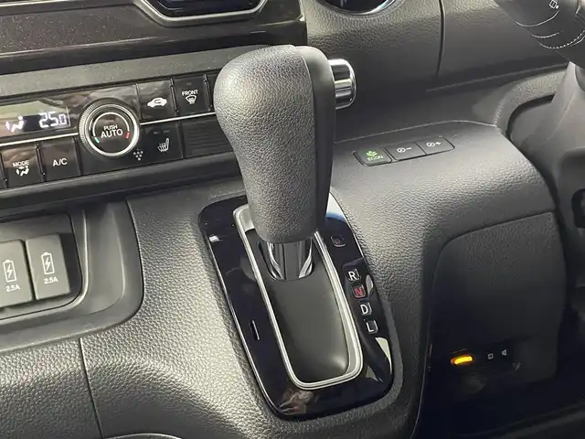 ホンダ Ｎ ＢＯＸ カスタム G L ホンダセンシング 道央・札幌 2019(平31)年 1.5万km クリスタルブラックパール ・ワンオーナー/・４WD/・純正メモリーナビゲーション（VXM-194VFi）/・片側パワースライドドア/・ホンダセンシング/・衝突軽減ブレーキ/・ロードサインアシスト/・先行車発進通知/・横滑り防止装置/・レーンキープアシスト/・レーダ－クルーズコントロール/・後方パーキングソナー/・ビルトインＥＴＣ/・バックカメラ/・社外前方録画ドライブレコーダー/・純正フロアマット/・前席シートヒーター/・LEDヘッドライト/・オートライト/・フロントフォグランプ/・スマートキー/・プッシュスタート/・スペアキー１本/・社外ＡＷ14インチ/・純正ＡＷ14インチ夏タイヤ積込/・保証書あり/・取説あり