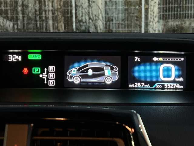 トヨタ プリウス S 山梨県 2016(平28)年 5.6万km アティチュードブラックマイカ 社外ナビ/フルセグ　/スマートキー　/ＬＥＤライト　/フォグランプ　/オートライト　/横滑り防止機能　/衝突軽減ブレーキ　/レーントレーシングアシスト　/レーダークルーズコントロール　/オートマチックハイビーム