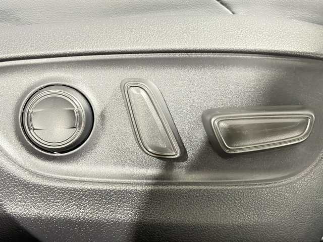 トヨタ ＲＡＶ４ アドベンチャー オフロードPKG 広島県 2021(令3)年 4.9万km スーパーホワイトⅡ ALPINE９型ナビ　/レーダークルーズコントロール　/バックカメラ　/フルセグ　/シートヒーター　/エアシート　/パワーシート　/レーンキープアシスト　/オートハイビーム　/衝突軽減ブレーキ　/ステアリングヒーター/純正18インチアルミホイール(225/60/R18)/エアバック（運転席/助手席/サイド/カーテン）